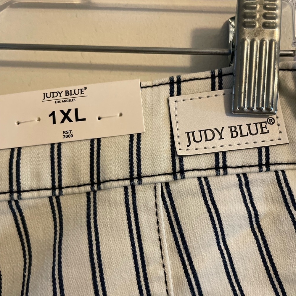 Judy Blue Navy White Striped High Waist Denim Short Rose Gold Buttons Size 1X - Picture 10 of 16